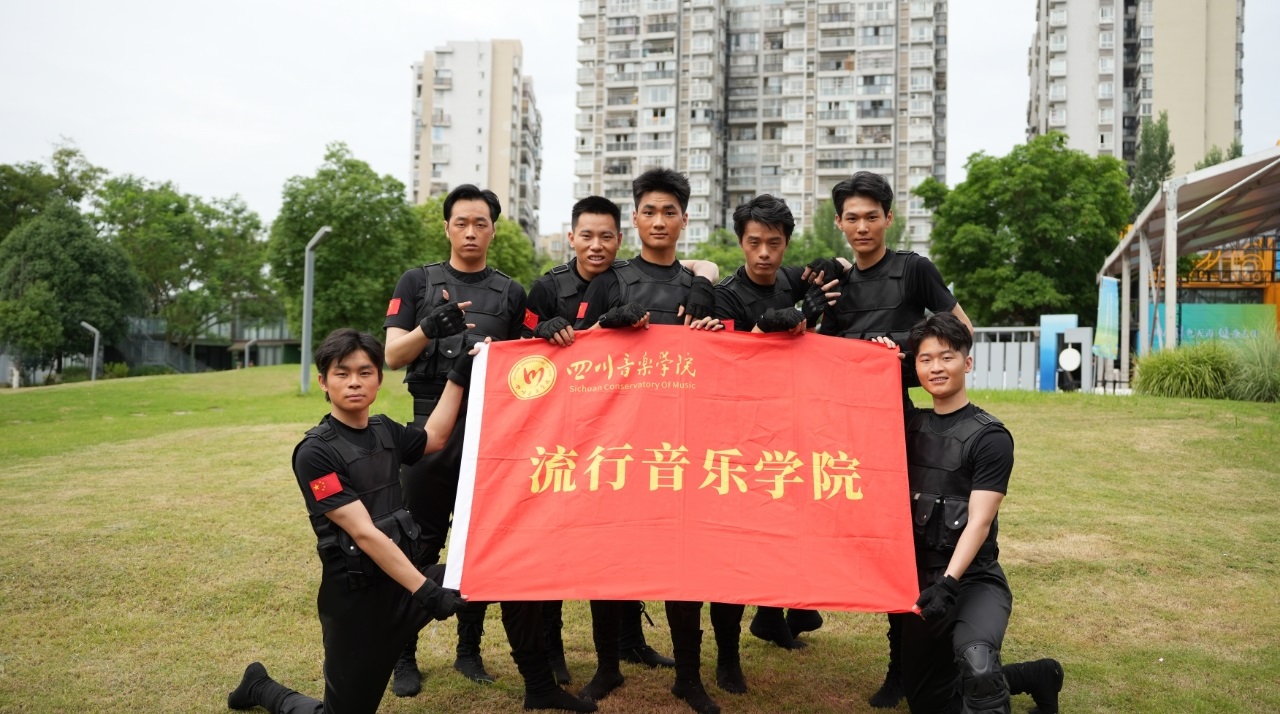 85b79ff25a04bef7bce6bb629a858941.jpg